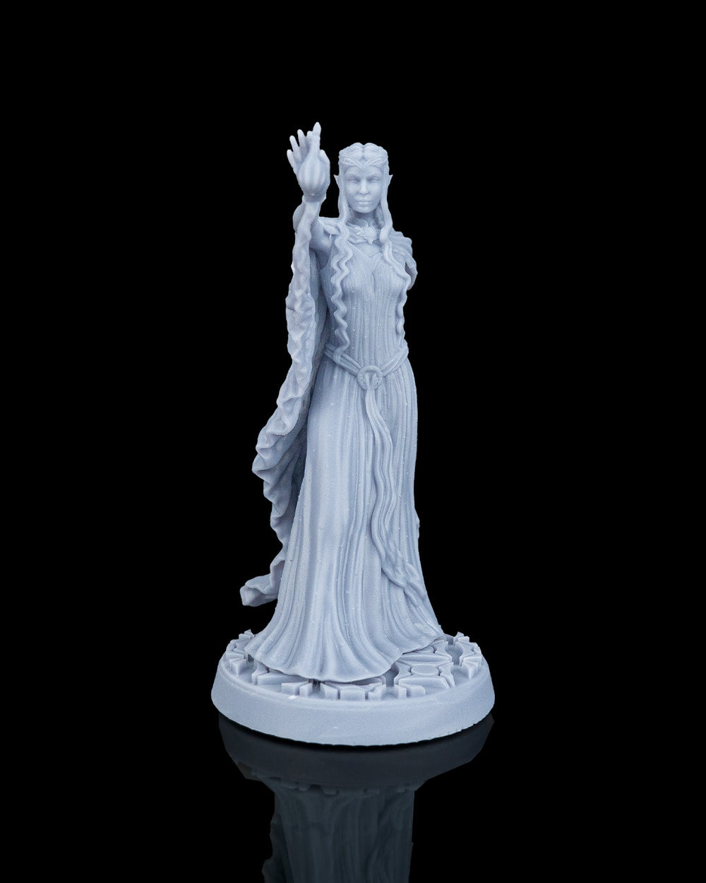 Valyra, The Elvin Queen - Hero Miniature