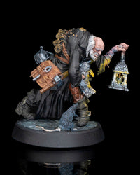 Darach Ancient Wizard Miniature with Lantern