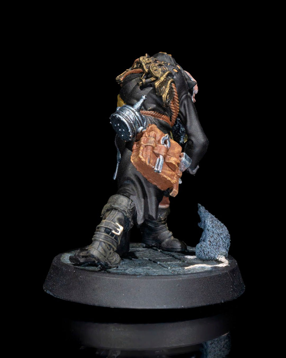 Darach Ancient Wizard Miniature with Lantern