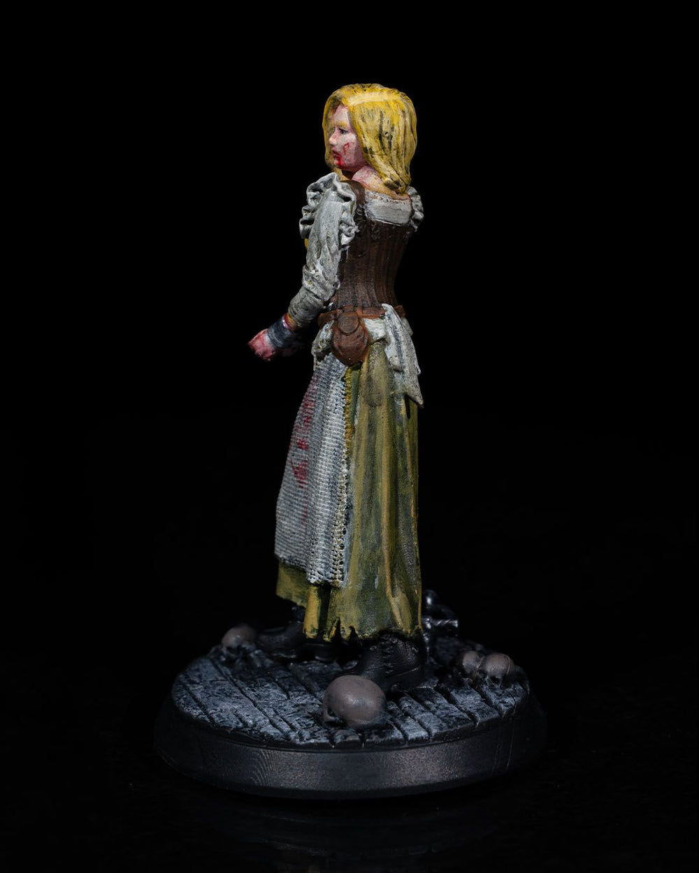 Marie Lennot Bloody Survivor Miniature